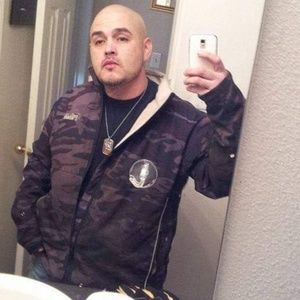 Meet your Posher, Emmanuel